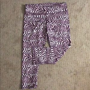 Capri fabletics zebra leggings